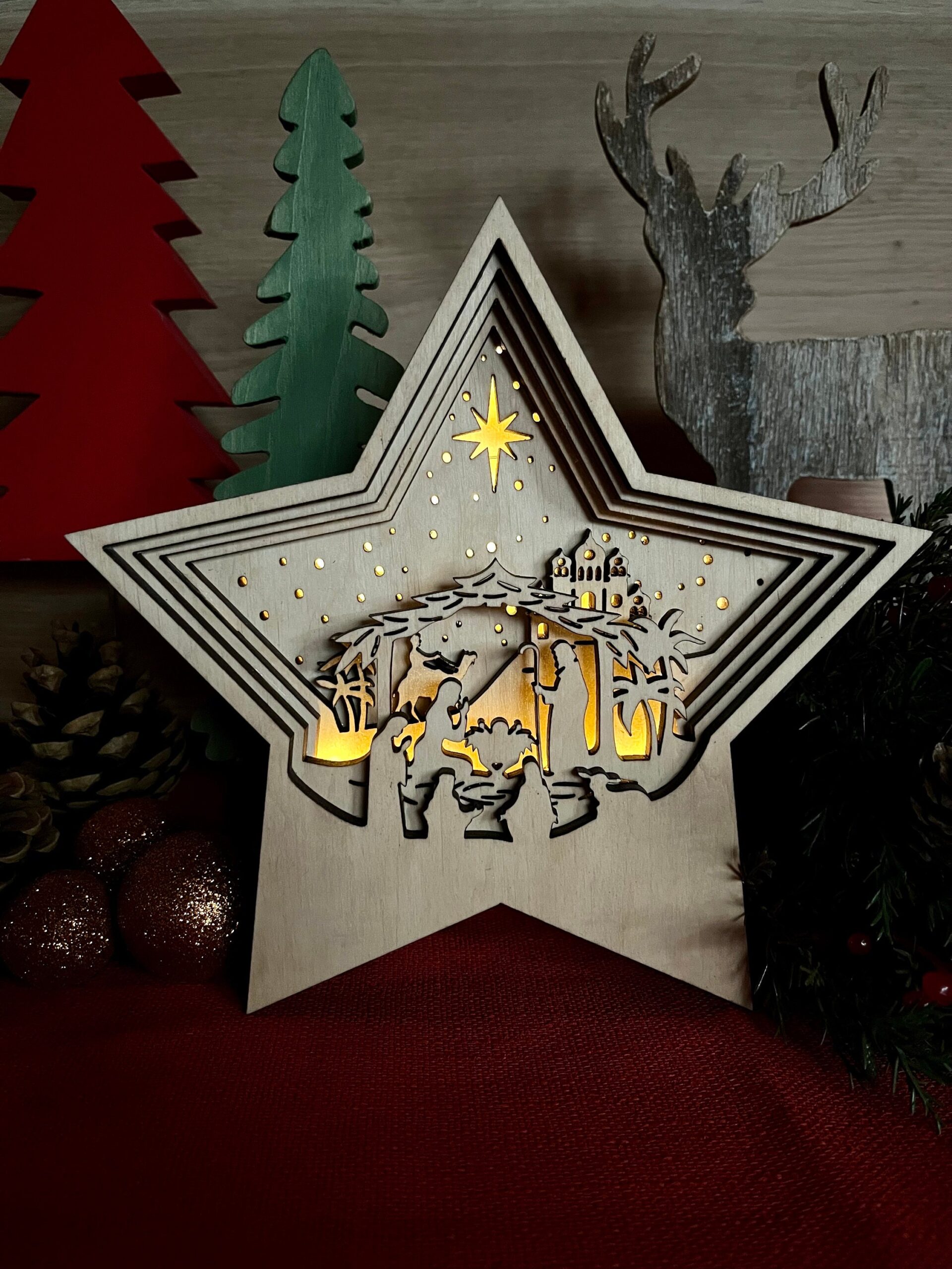 Weihnachtskrippe, Geburt Jesus, Christliche Dekoration, Traditionelle Weihnachtskrippe, handgefertigte Weihnachtskrippe, Krippe aus Holz, Perfektes Geschenk für Oma
