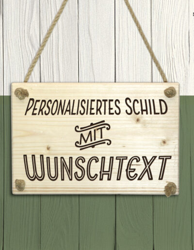 Rustikales Holzschild aus Massivholz mit Gravur